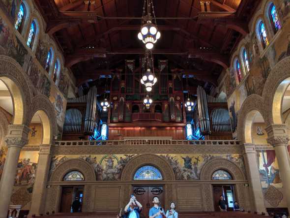 スタンフォード内にある教会 stanford chapel